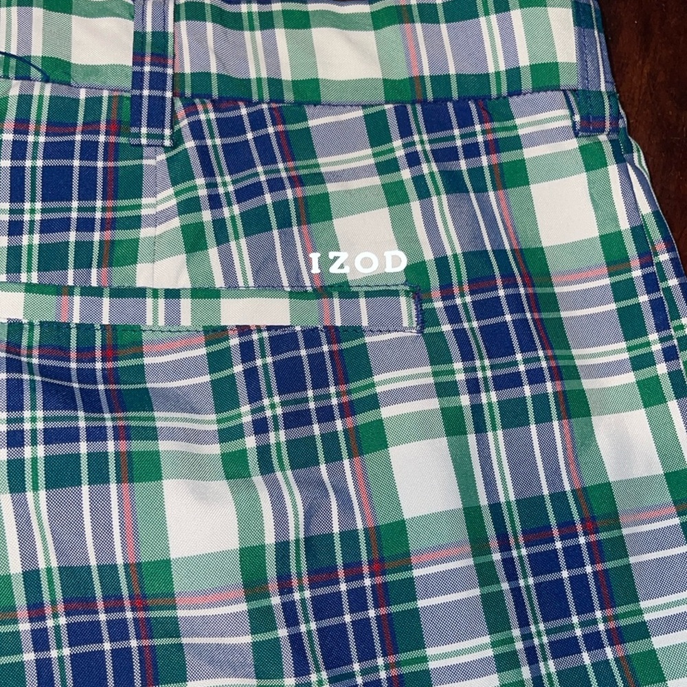 Izod plaid golf shorts
